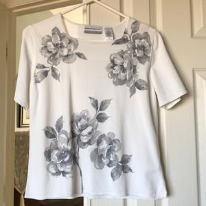 Alfred Dunner Petites- White & Gray Floral Print Top- Size PL